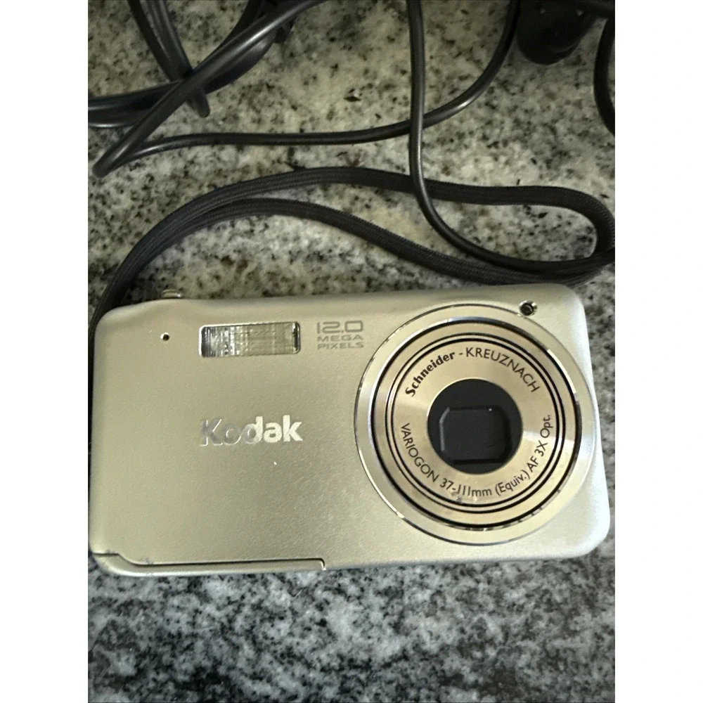 Kodak EasyShare V1233 12.0MP Digital Camera Silver Tested Charger transfer cable